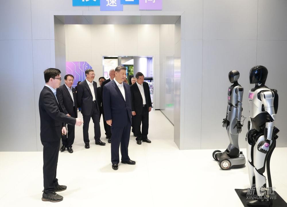 习近平总书记到上海调研，米兰网站代表具身智能行业汇报进展